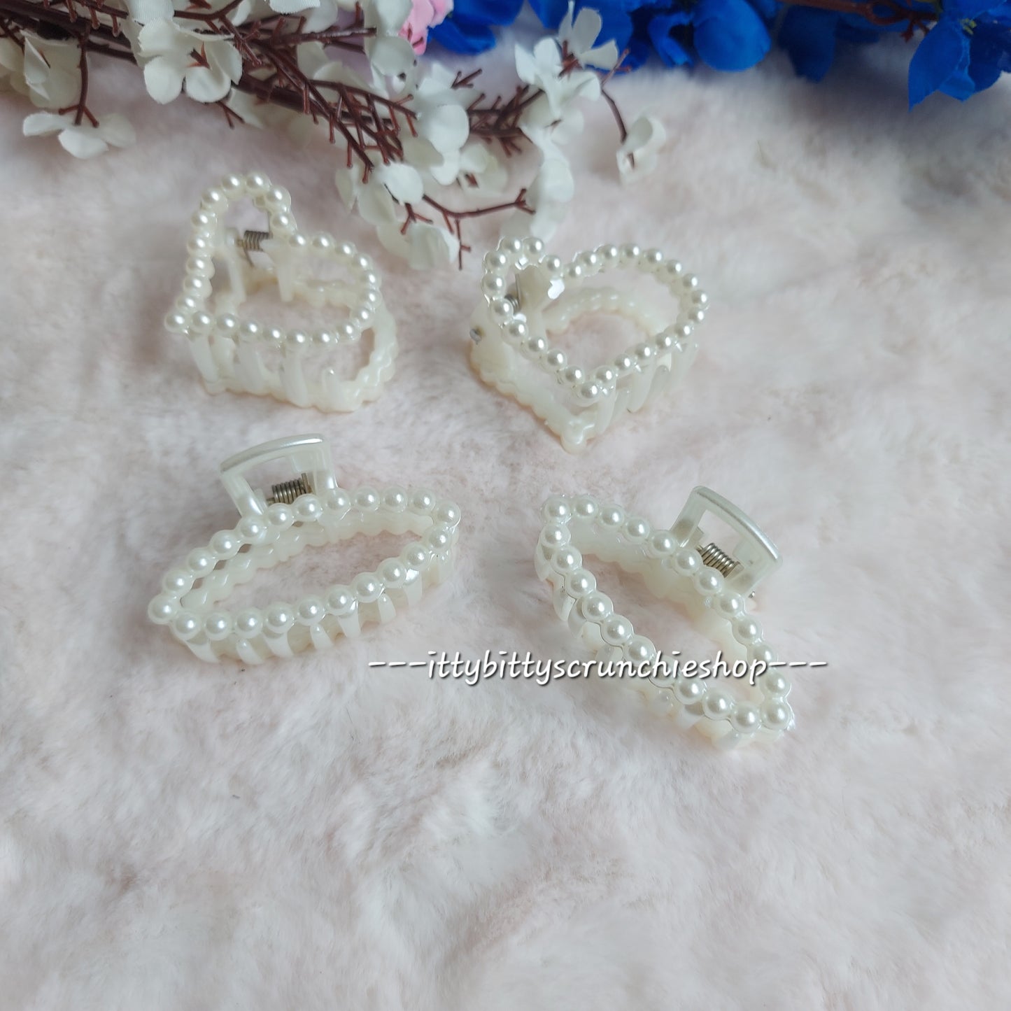 PEARL HAIRCLAWS - A SET OF 2 HAIRCLAWS