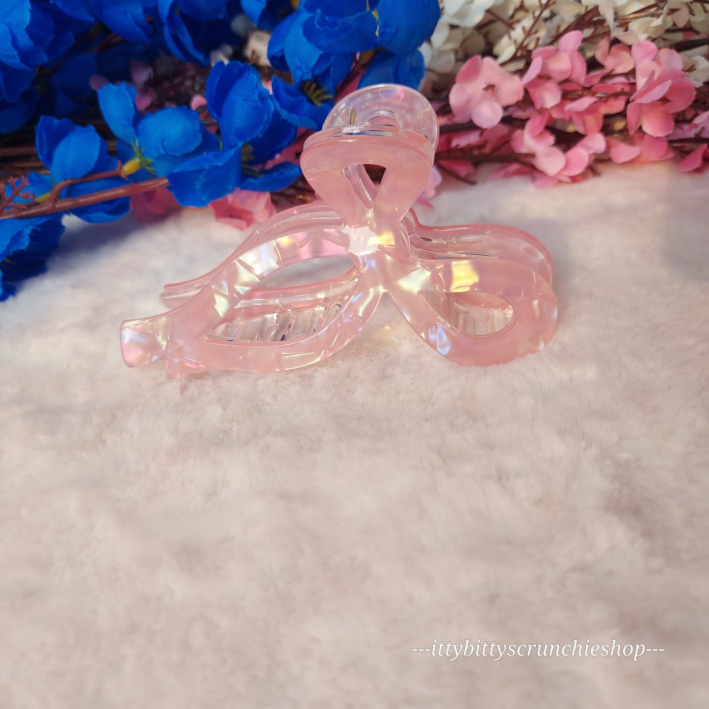 A CLASSIC BOW HAIRCLAW - 10CM