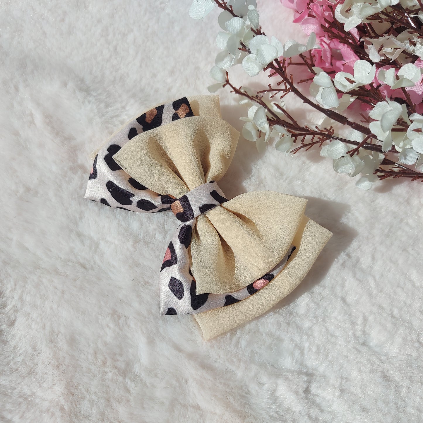 LeoLove - Handmade Hairbow