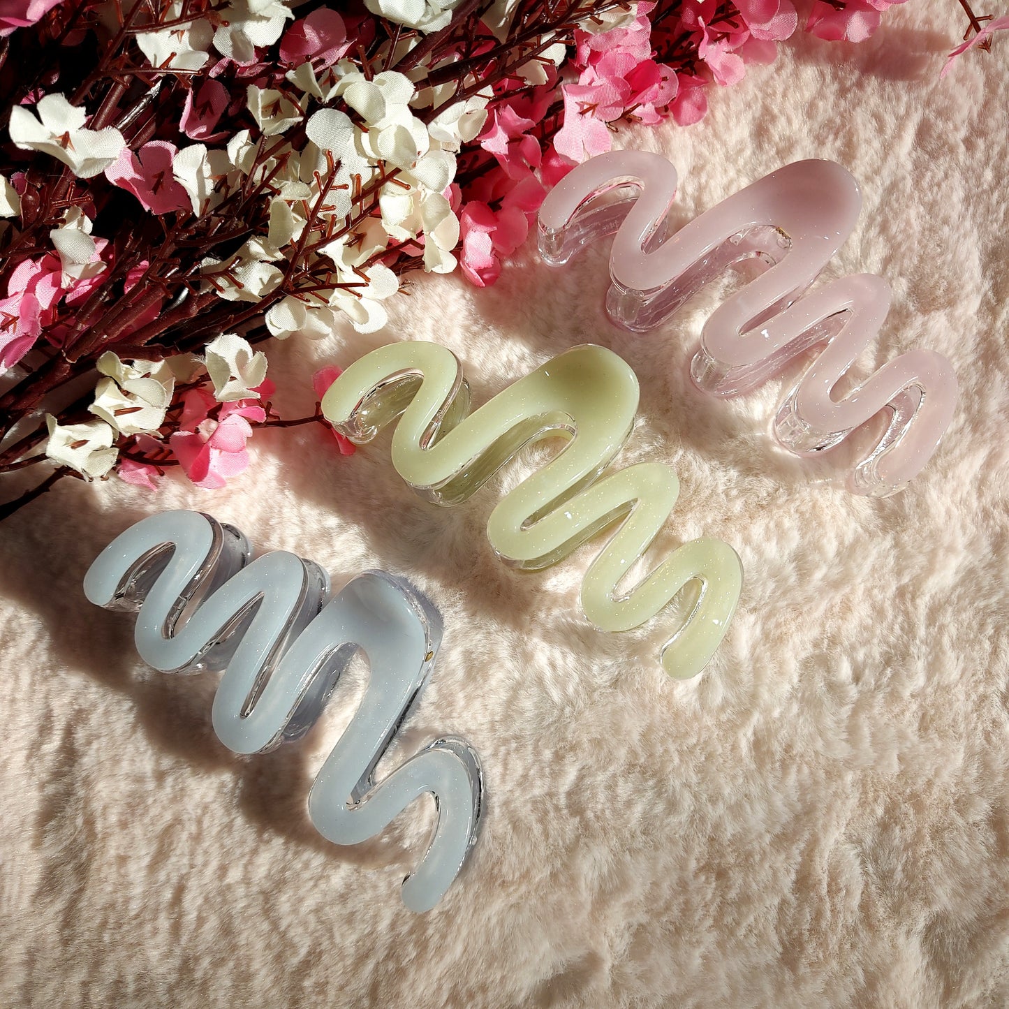 BOFEINI Glossy Zigzag Hair Clawclip – 10.5CM | Mini Strong Grip Clip with Shimmer Finish