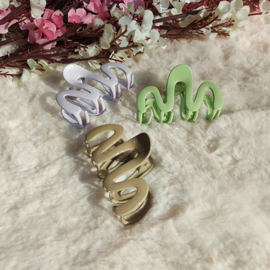 Trendy Glossy Metal Hair Clutcher – Durable Strong Hold Claw Clip 5.5CM approx