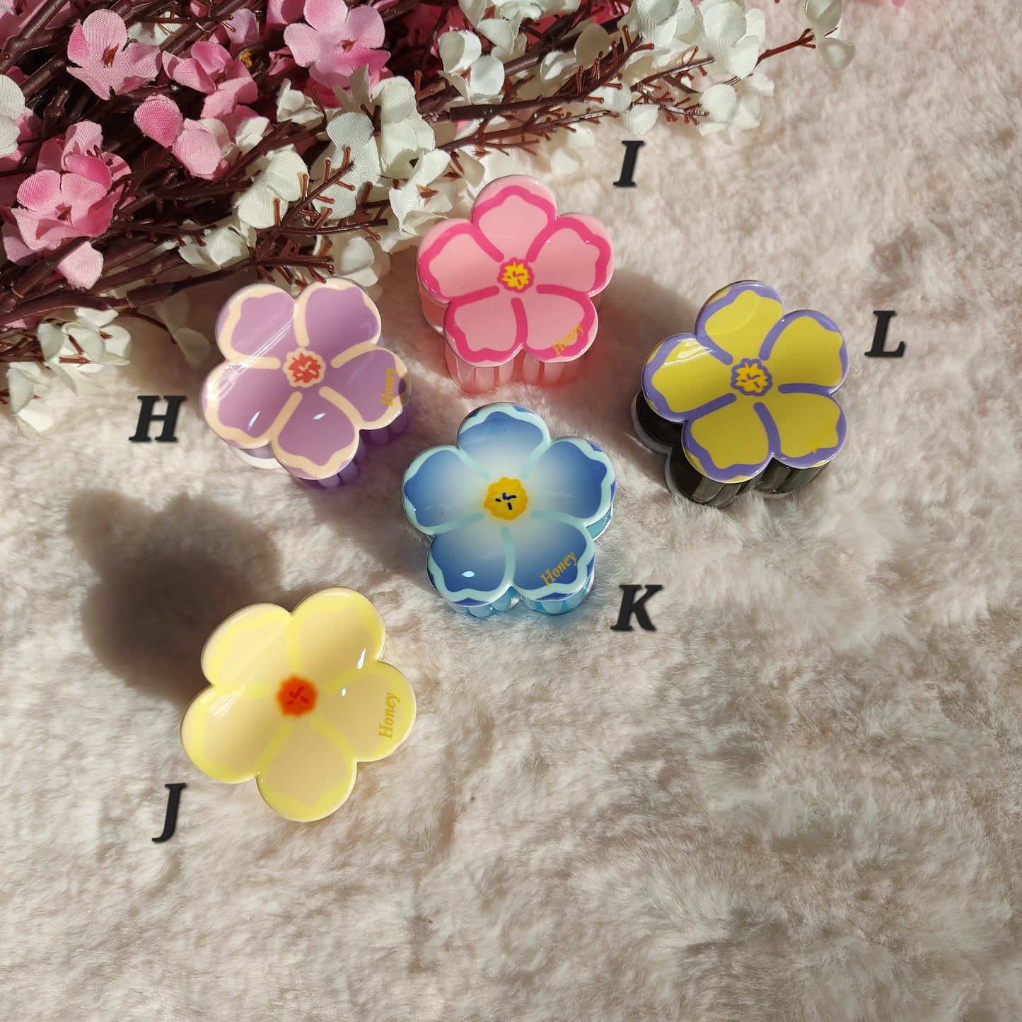 Honey Sheet Floral Claw Clip – Elegant Strong Grip Hair Clutcher for Women -4CM