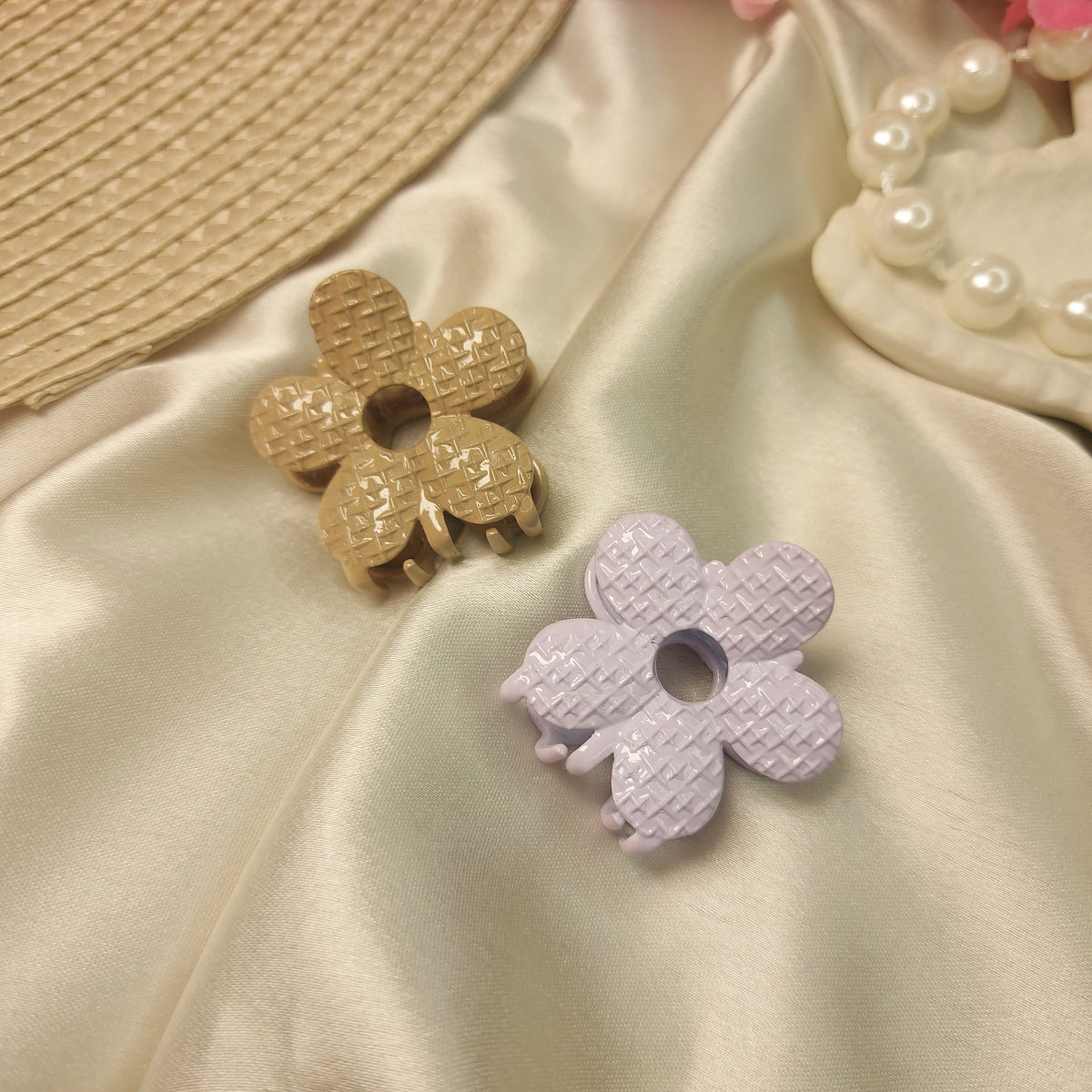 Trendy Glossy Flower Metal Hair Clutcher – Durable Strong Hold Claw Clip 2.5CM approx