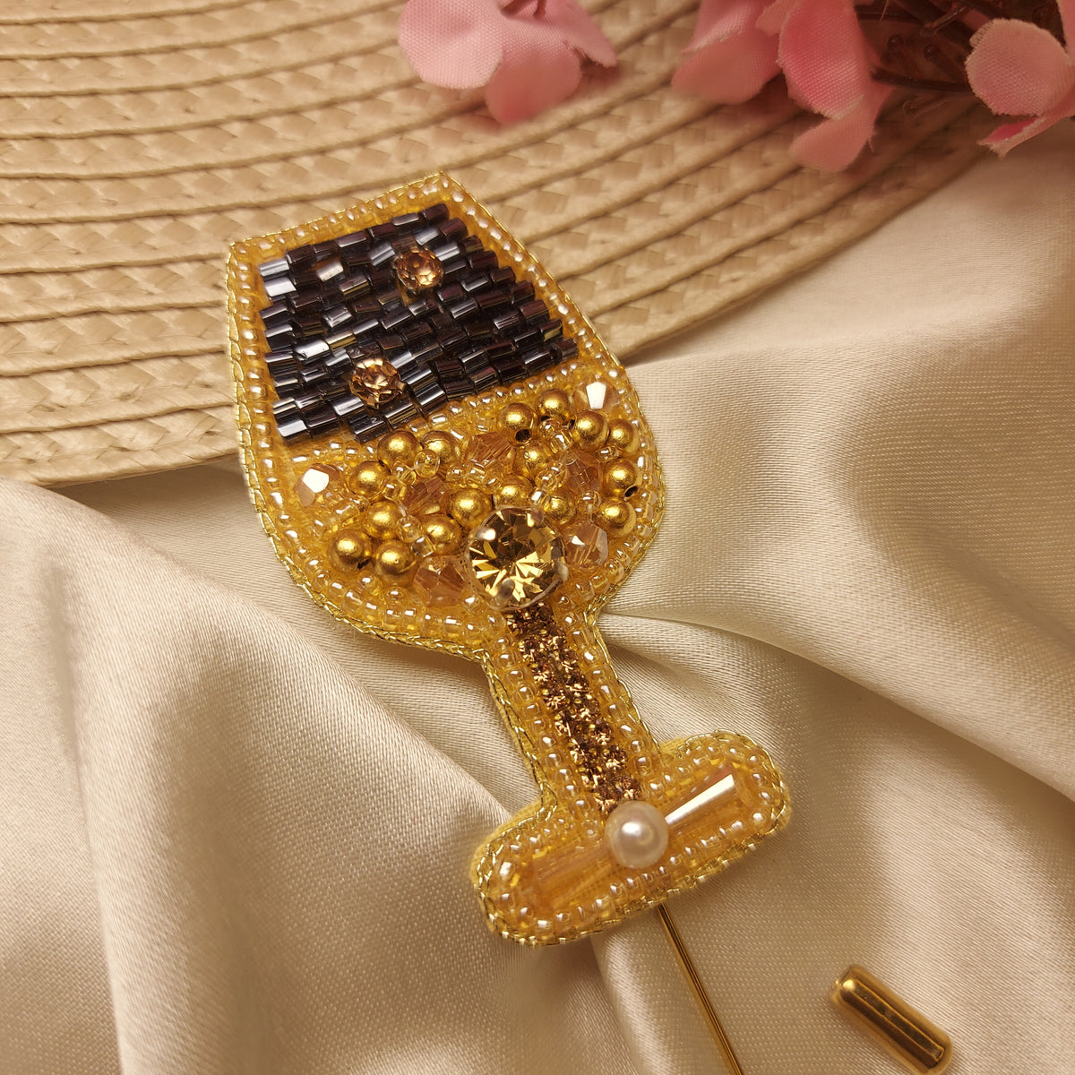 A Glass of attitude - Handcrafted Beaded Flower Lapel Pin – Elegant Brooch for Men & Women