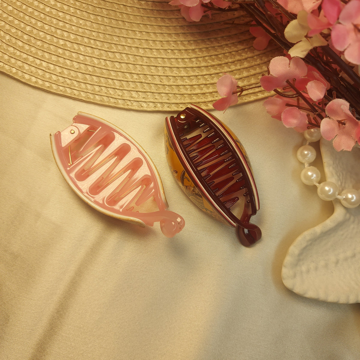 HONEY FLORAL BANANA HAIRCLIP - 7.5CM