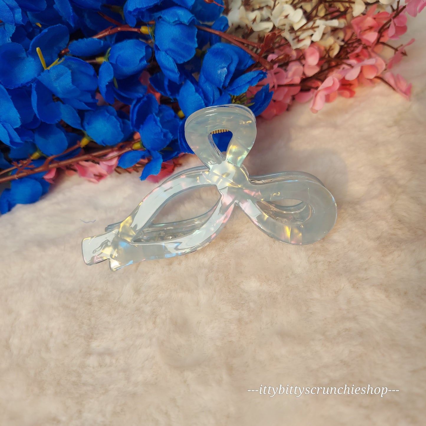 A CLASSIC BOW HAIRCLAW - 10CM