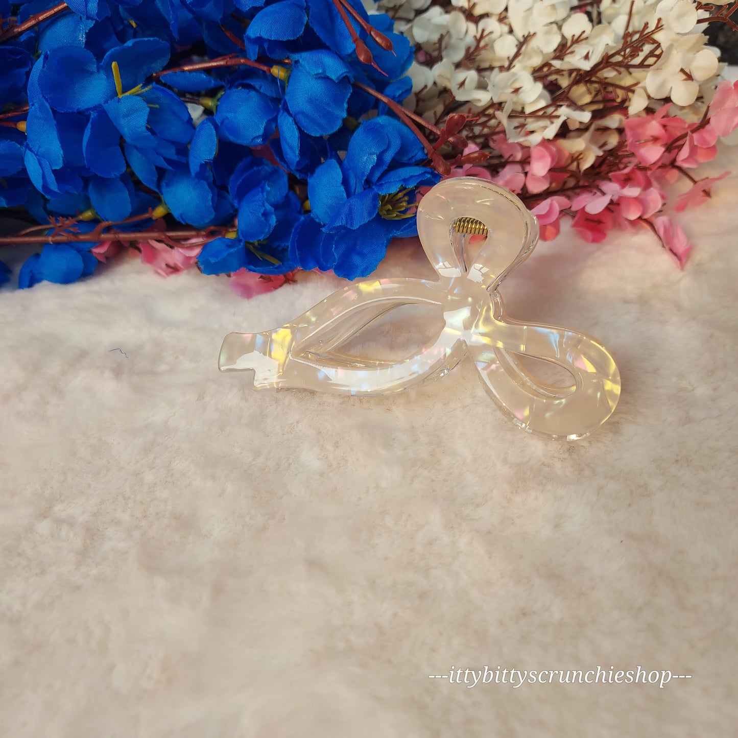 A CLASSIC BOW HAIRCLAW - 10CM