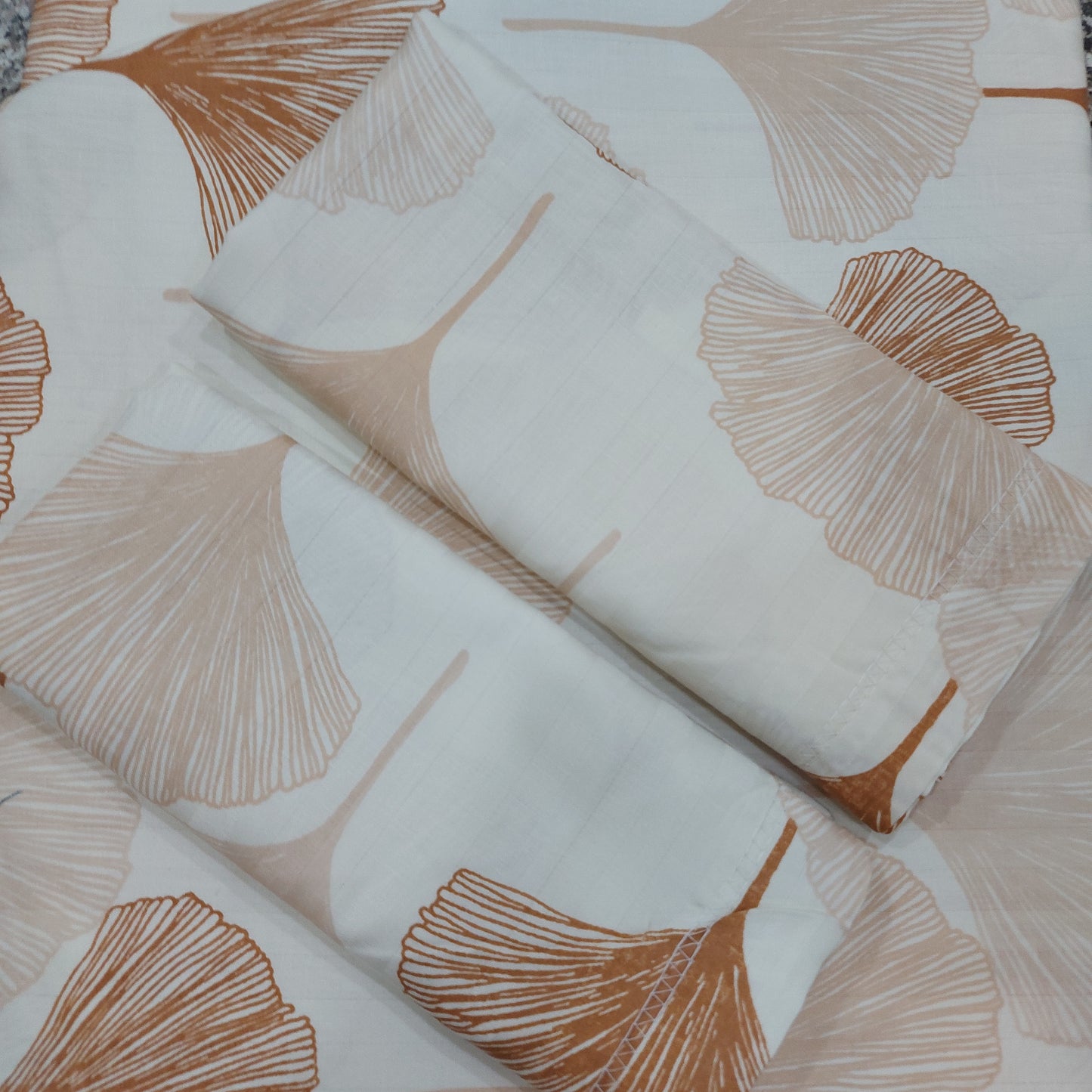 Tulip Trails - Premium cotton Bedsheet