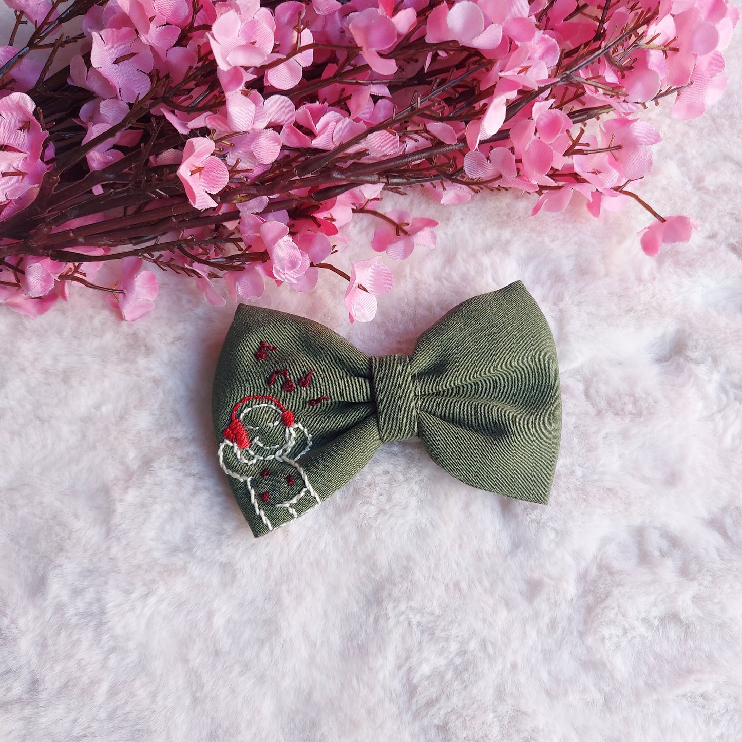 HAND EMBROIDERY HAIRBOW