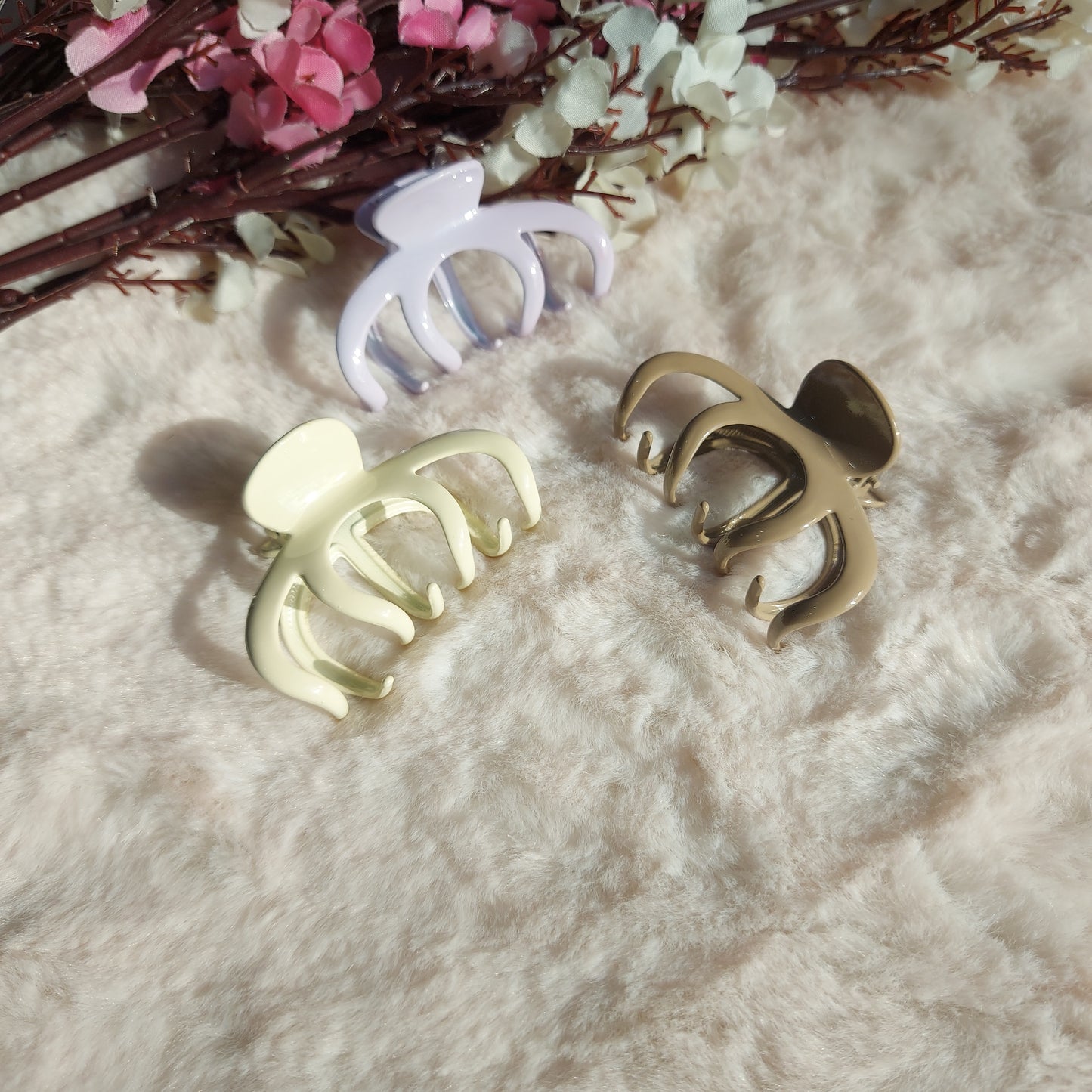 Trendy Glossy Metal Hair Clutcher – Durable Strong Hold Claw Clip 5.5CM approx