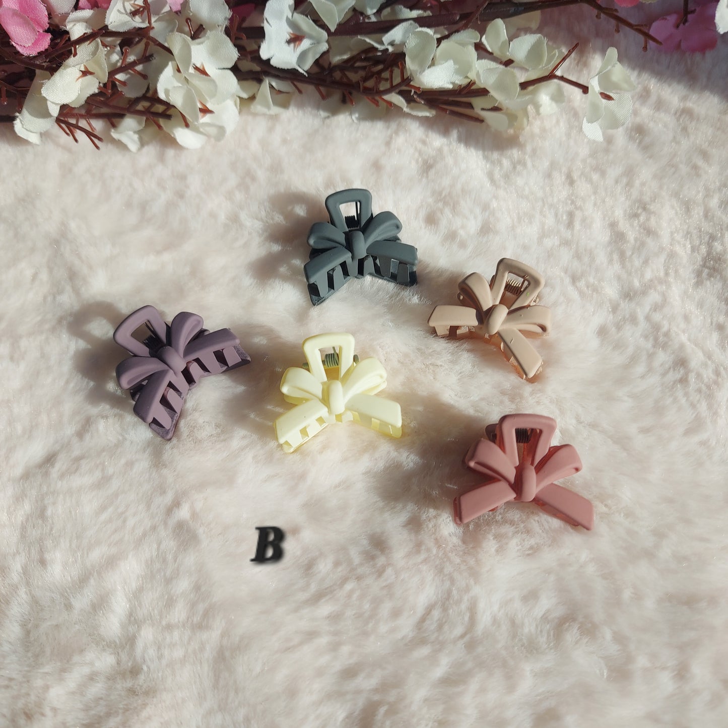 Minimal Mini Clawclip Set – Stylish Clips for Office Wear