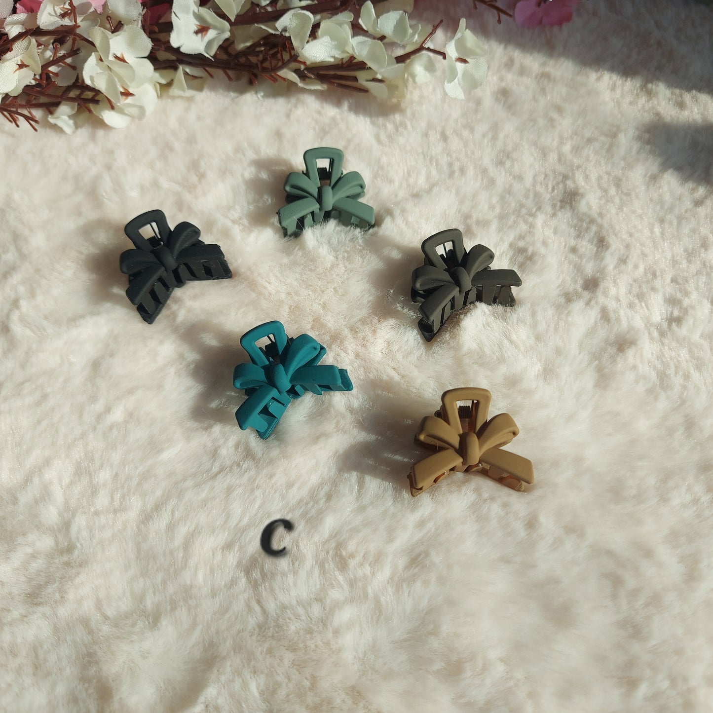 Minimal Mini Clawclip Set – Stylish Clips for Office Wear