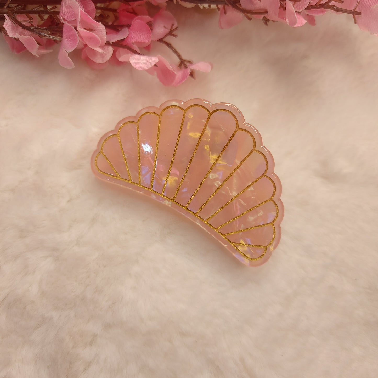 Aurora Shell Glow Claw Clip ✨