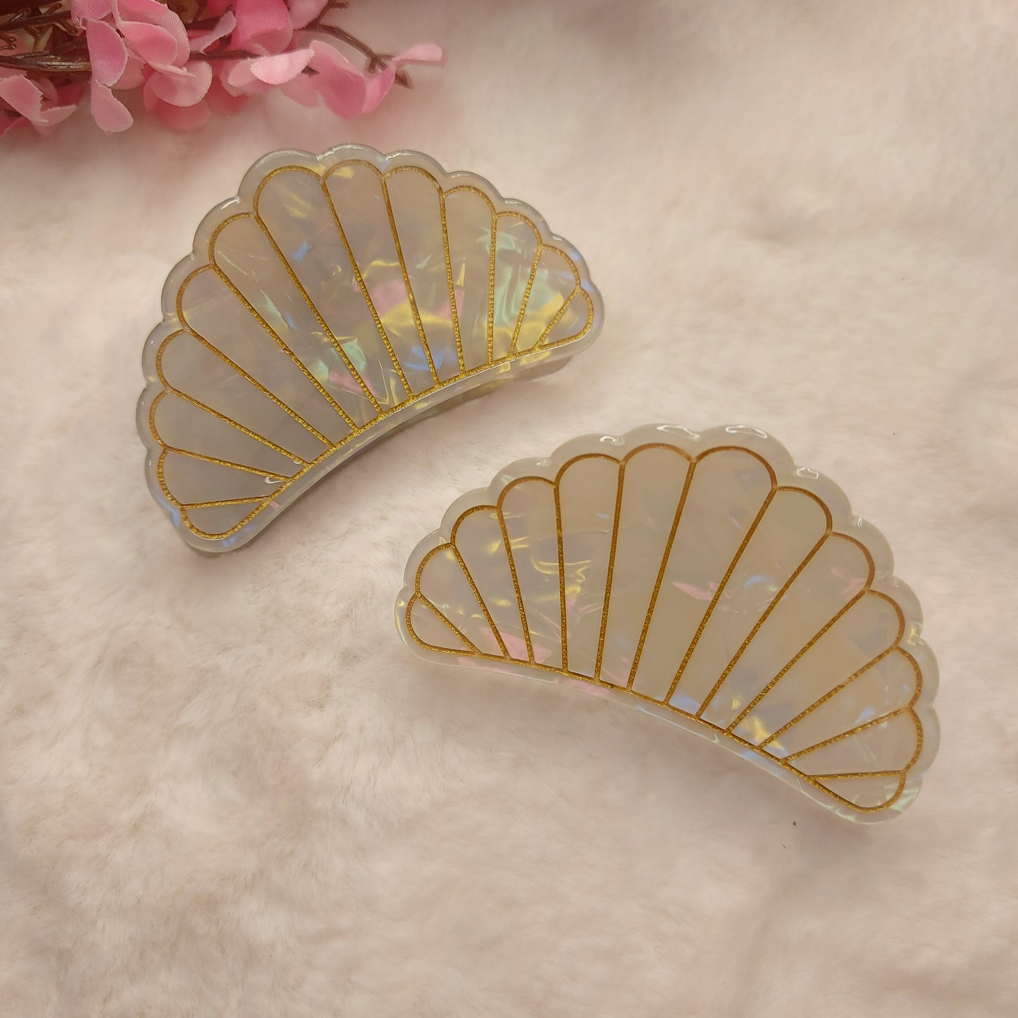 Aurora Shell Glow Claw Clip ✨