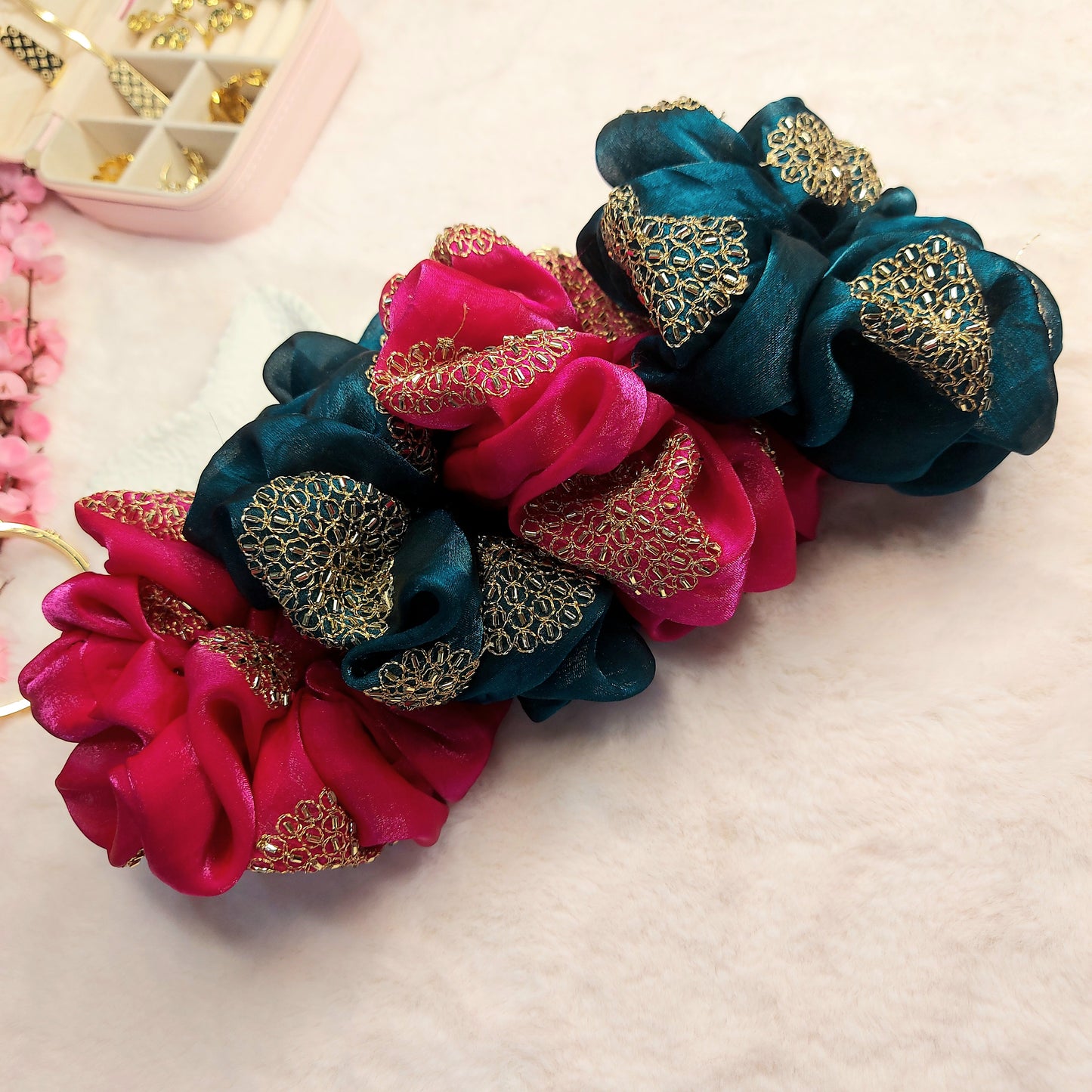 Jashn-e-Ishq Scrunchie Set