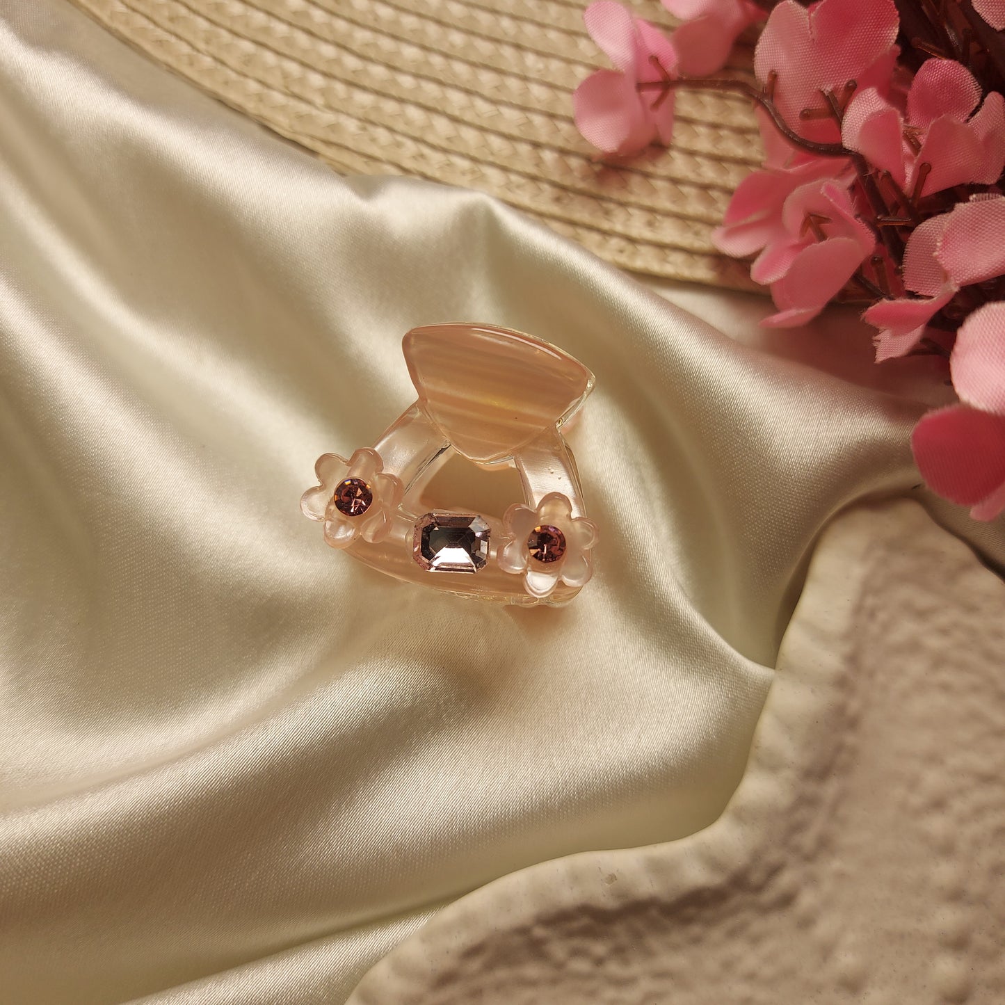 Bofeini Starlight Acrylic Flower Hair Clip– Triangle Hair Clip | 2.5 CM Mini Acrylic Hair Claw