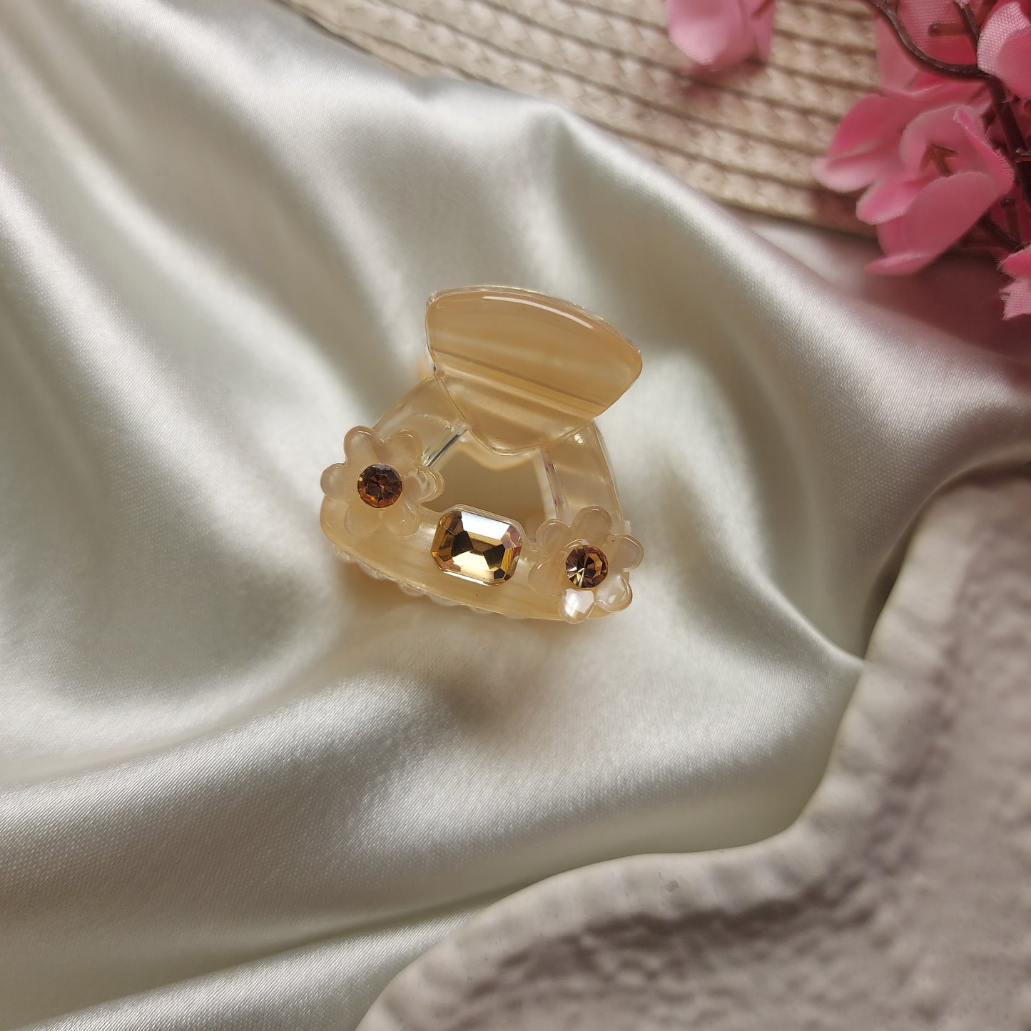 Bofeini Starlight Acrylic Flower Hair Clip– Triangle Hair Clip | 2.5 CM Mini Acrylic Hair Claw