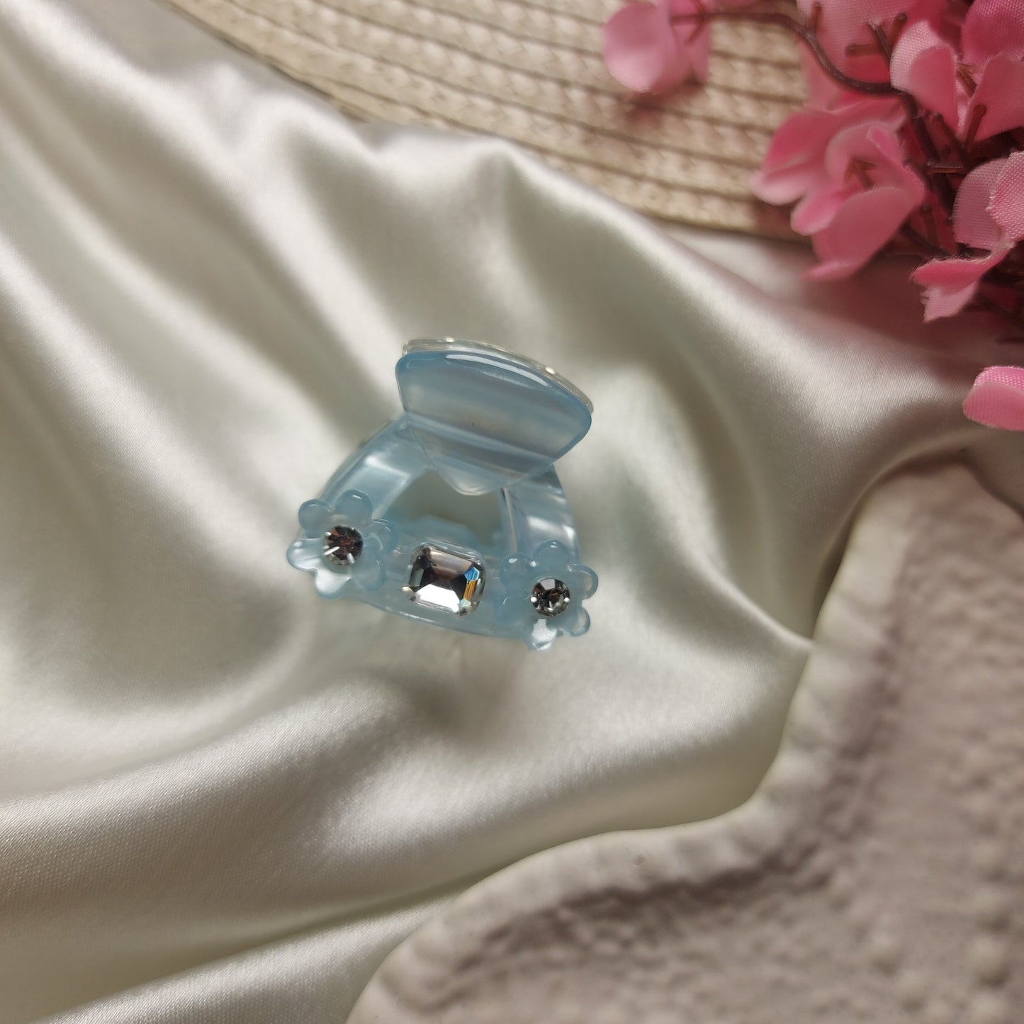 Bofeini Starlight Acrylic Flower Hair Clip– Triangle Hair Clip | 2.5 CM Mini Acrylic Hair Claw