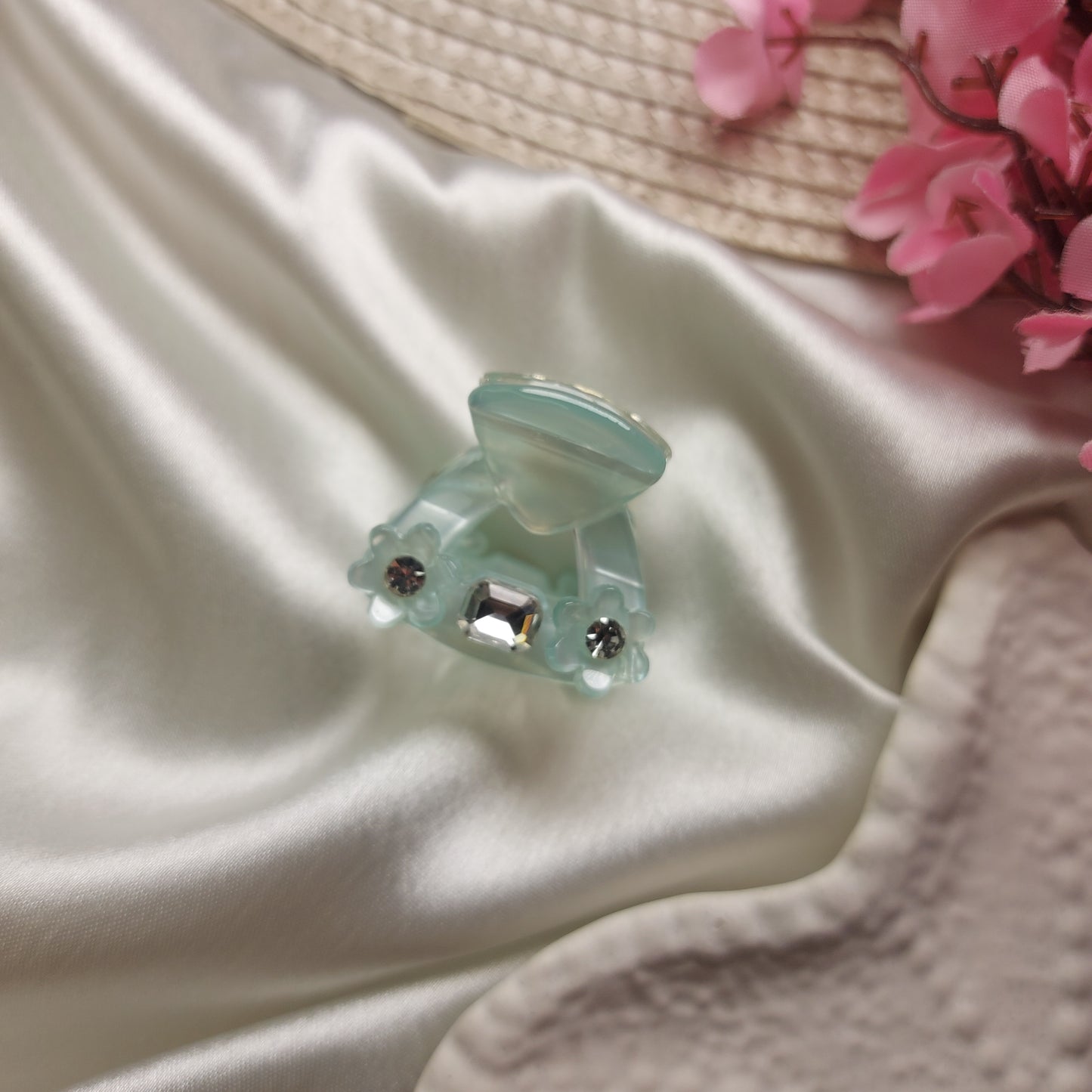 Bofeini Starlight Acrylic Flower Hair Clip– Triangle Hair Clip | 2.5 CM Mini Acrylic Hair Claw