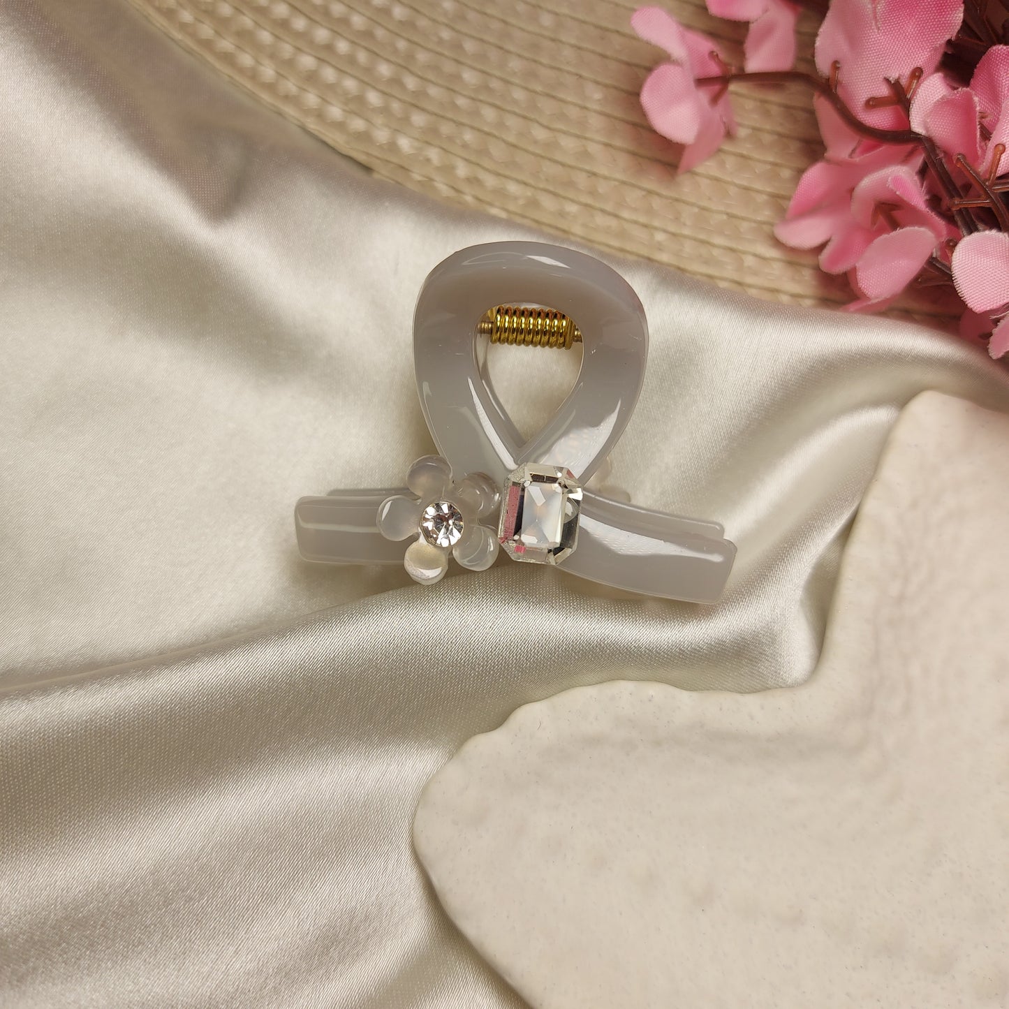 Bofeini Blossom Spark T Claw Clip – 5 CM Floral Acrylic Hair Clutcher with Crystal Accent