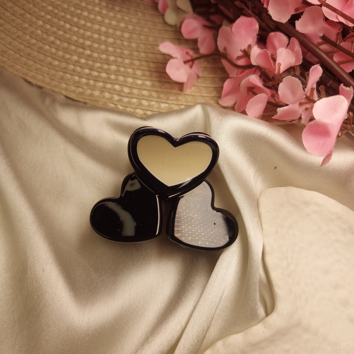 Cupid's Kiss Heart Claw Clip
