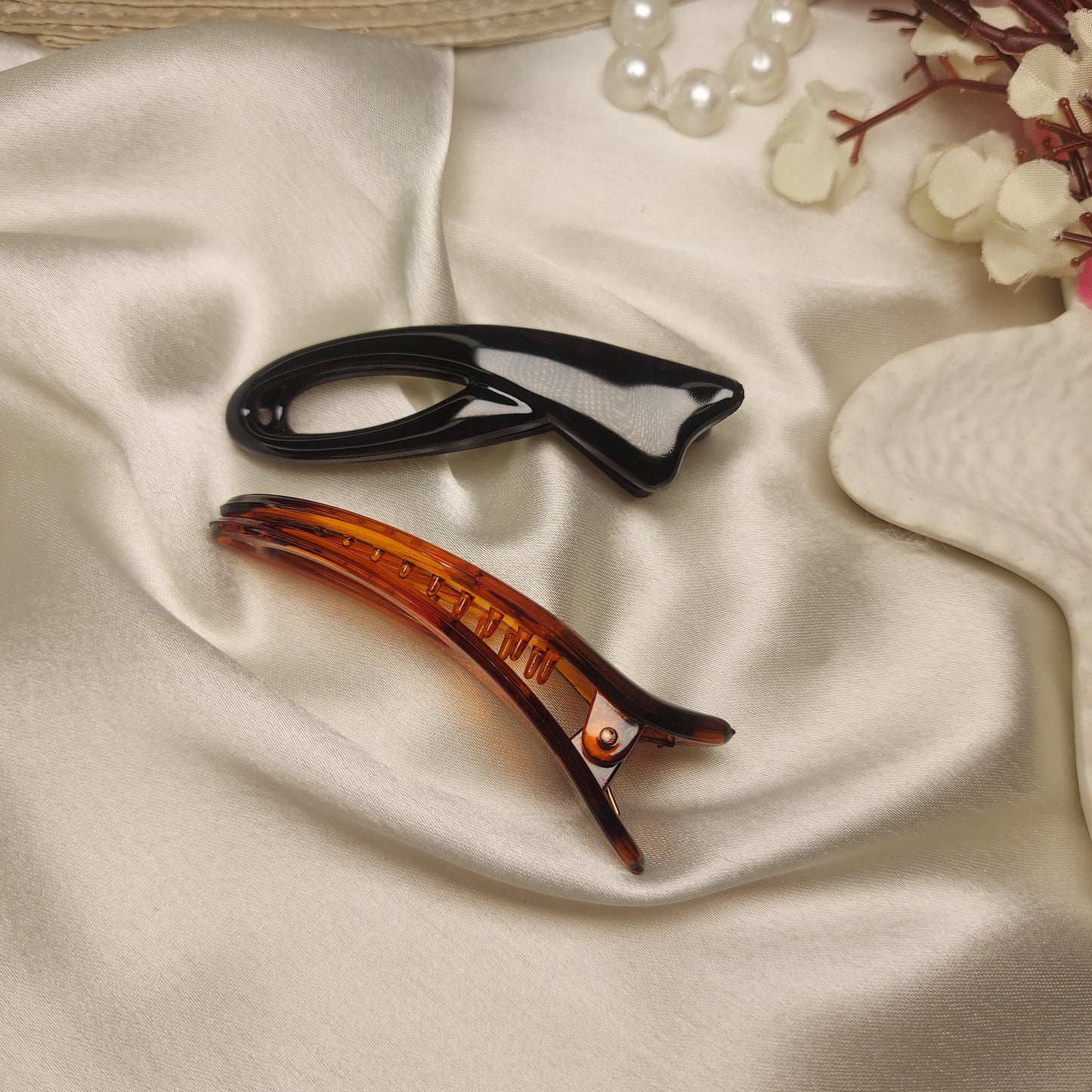 KOREAN BANANA CLUTCHER - Set of 2