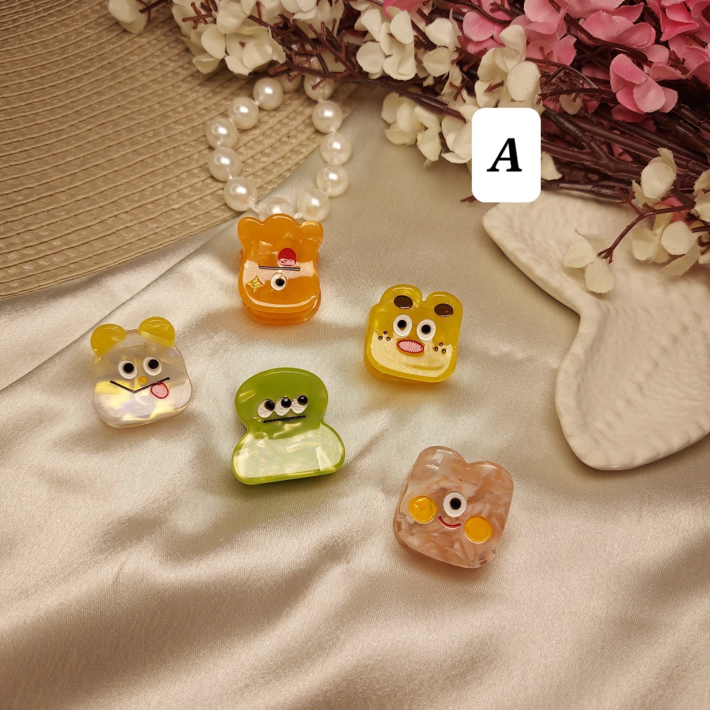 BOFEINI Peek-a-Boo Mini Claw Clip | Premium Cute Character Hair Claw (2 CM)
