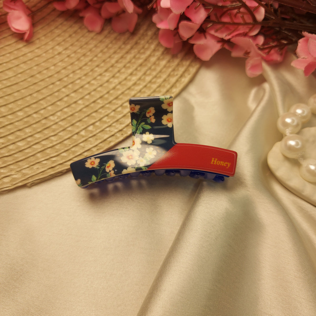 Honey T Claw Clip – Elegant Strong Grip Hair Clutcher for Women -5.5CM