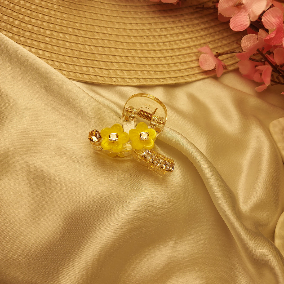 Floral Crystal T-Bar Claw Clip – 4 CM | Handcrafted Acrylic Hair Clip