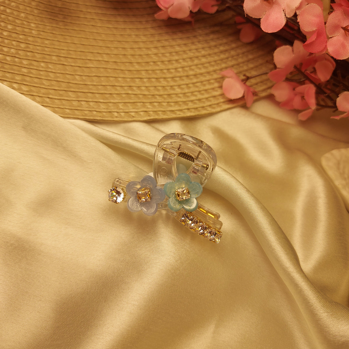 Floral Crystal T-Bar Claw Clip – 4 CM | Handcrafted Acrylic Hair Clip