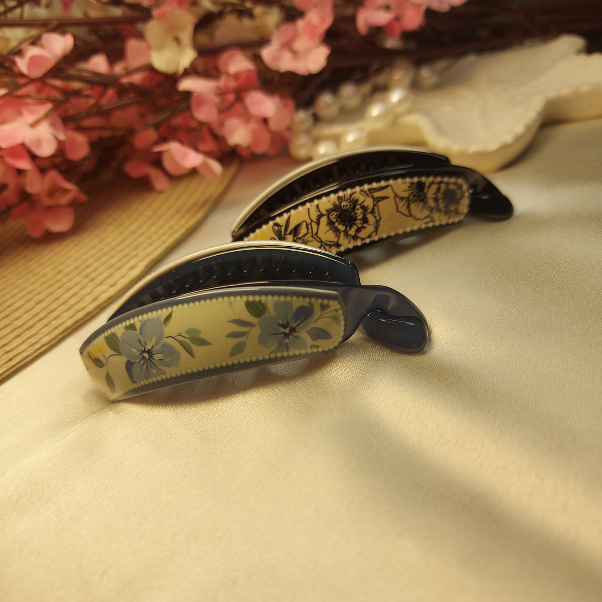 HONEY FLORAL BANANA HAIRCLIP - 7.5CM