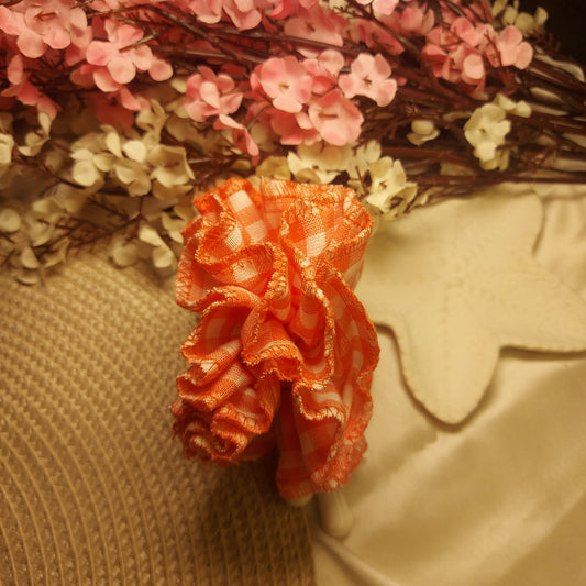 🎀 Adjust & Go Gingham Coral Scrunchie- Adjust it. Style it. Forget the pulling. 🤍
